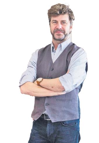 Derin sulara dalış gibi aşk da yüzeyde kalmış