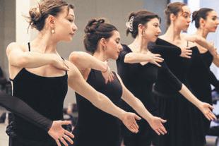 Minik ellerden yükselen notalar, coşkuyla yeni şehre ulaştı