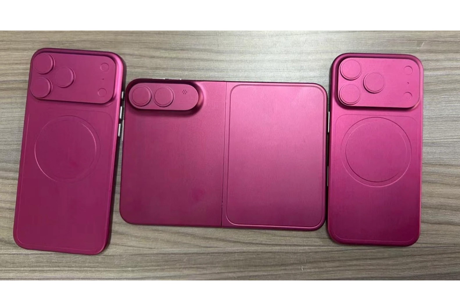 Katlanabilir iPhone'dan tasarım ipuçları geldi, heyecan dorukta