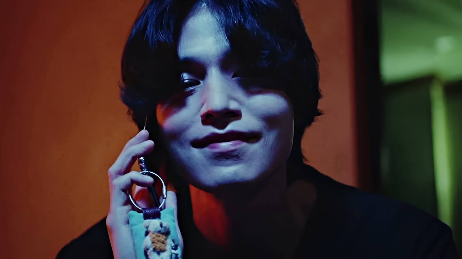 Korku, paranoya ve karanlık sırlar kol geziyor