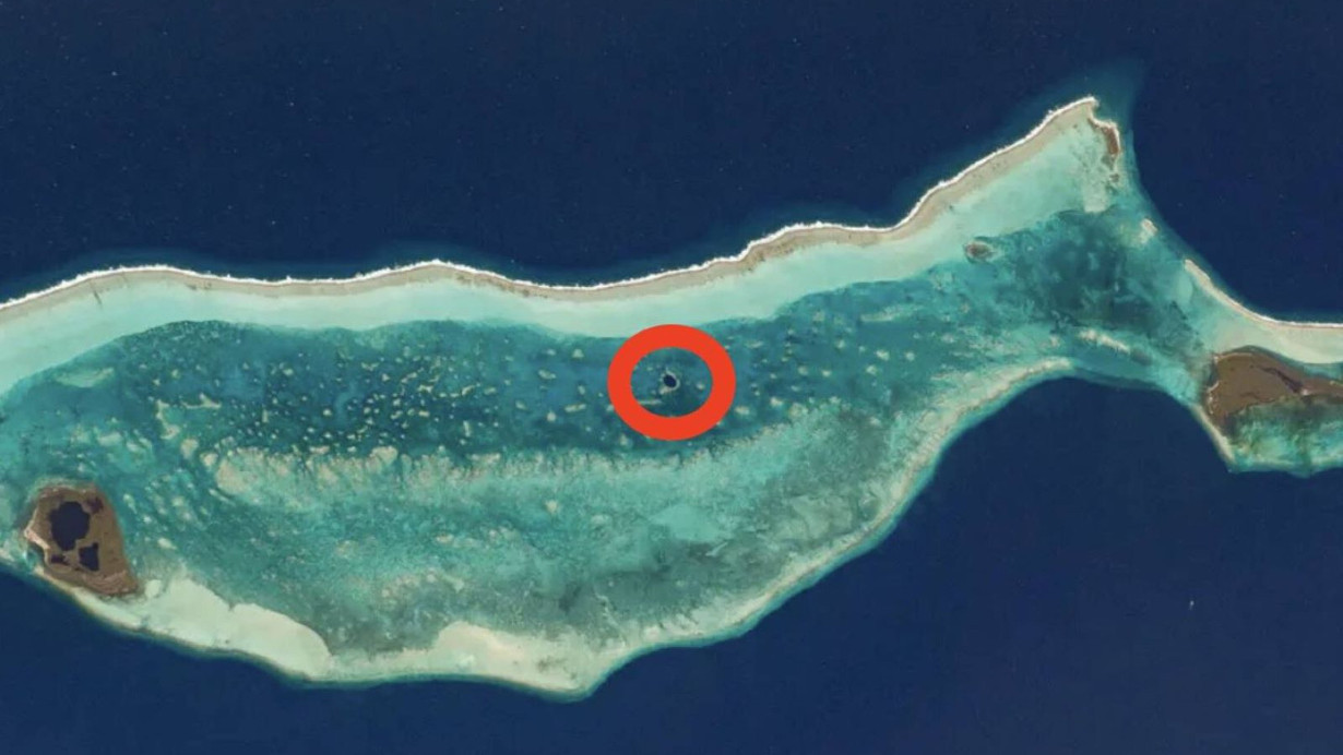 Okyanusun kalbinde gizemli ada, balina mı yoksa delik mi?