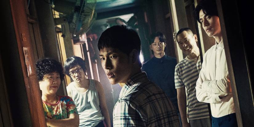 Korku, paranoya ve karanlık sırlar kol geziyor