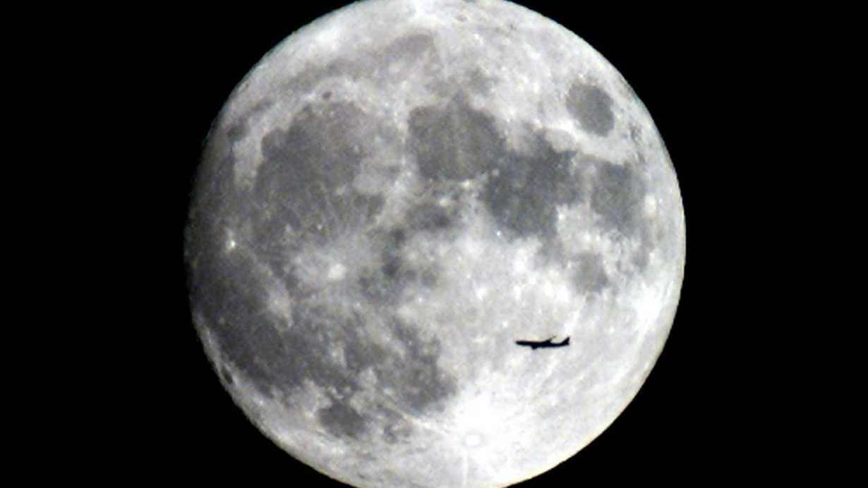 Ay'a ortak yolculuk: Keşif, örnek ve derinlemesine analiz