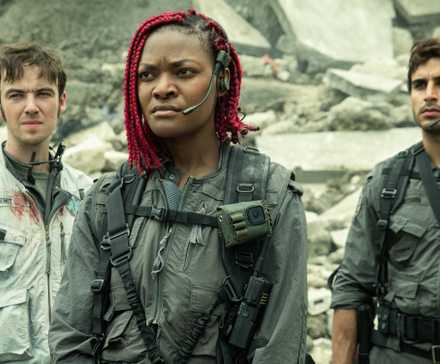 Karanlık gelecek, kadınlar direniyor, gizem dolu hikaye