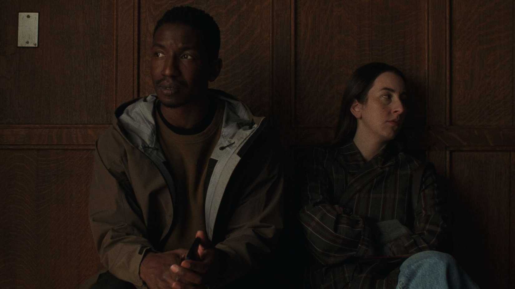 Gizemli bakışlar, kırılgan anlar, belirsiz bir gelecek yaklaşıyor