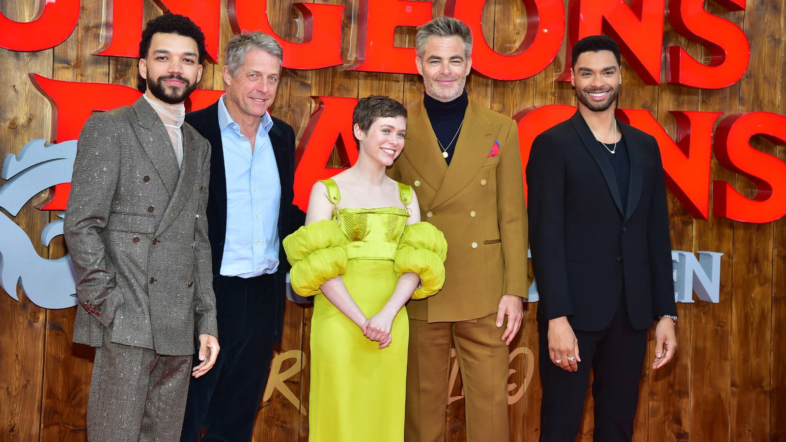 Kırmızı halıda ışıltı, yeni filmde romantizm yaklaşıyor