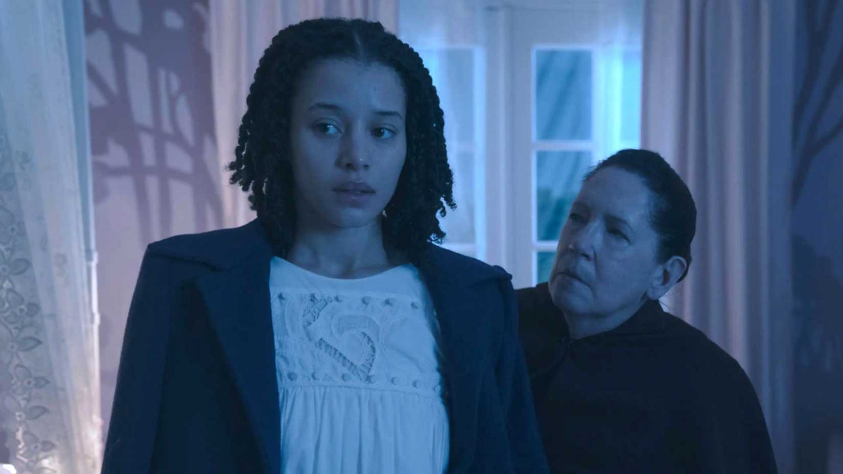 Karanlık gelecek, kadınların direnişi, gizemli dünya