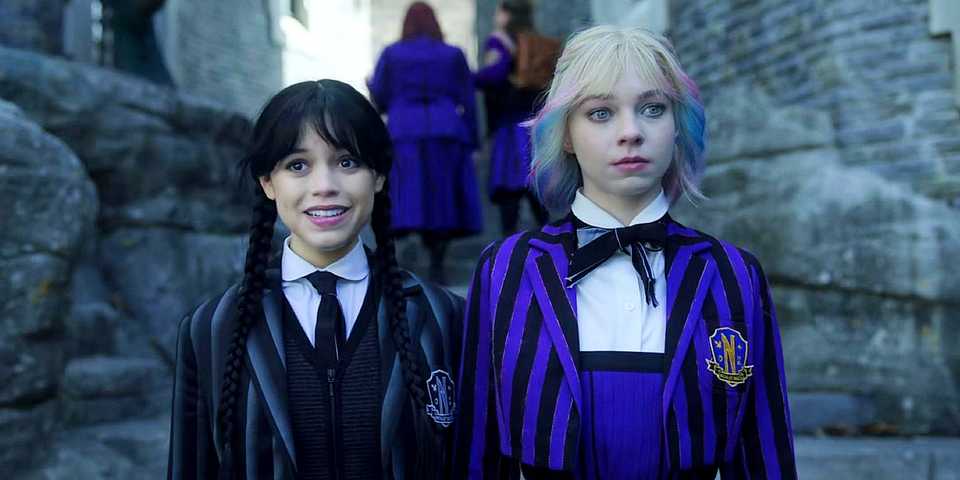 Addamslar genişliyor, karanlık aile bir araya geliyor!