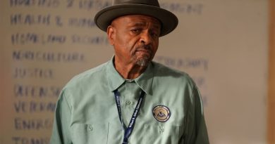 Bay Johnson'dan yeni sezon ipuçları, gülüşe hazır olun!