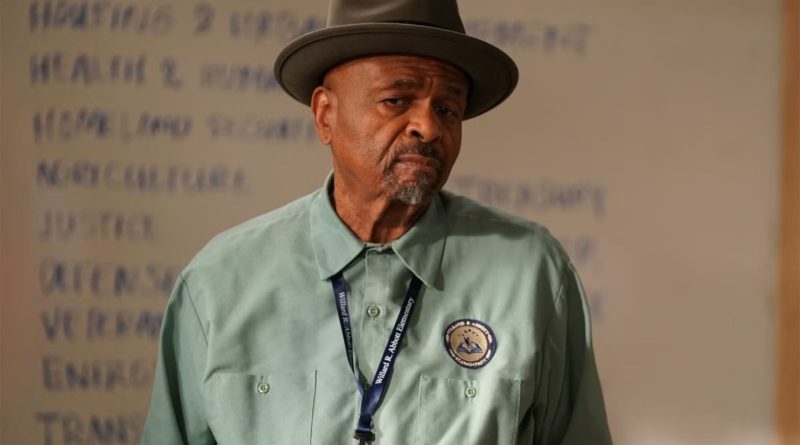 Bay Johnson'dan yeni sezon ipuçları, gülüşe hazır olun!